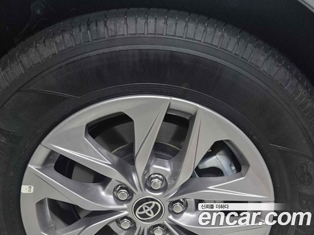 Toyota Sienna 2.5 Hybrid AWD — пробег 5 669 км — фото 5 из 5